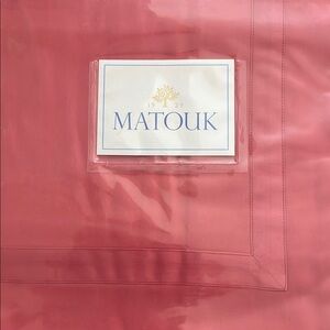 New with tags - Matouk King size shams -2
Nocturne Coral.